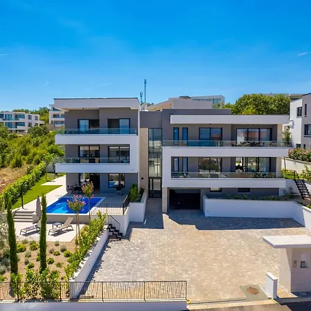 Hadrie Luxury And Penthouse De