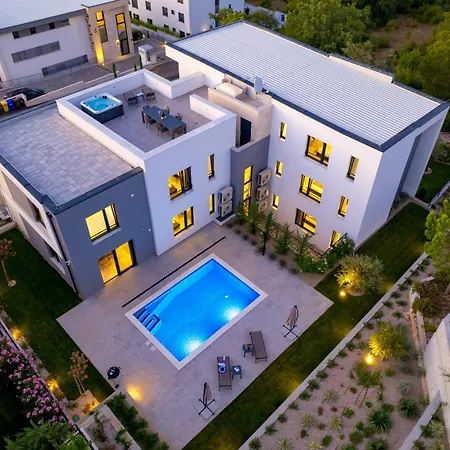Hadrie Luxury And Penthouse De Apartament